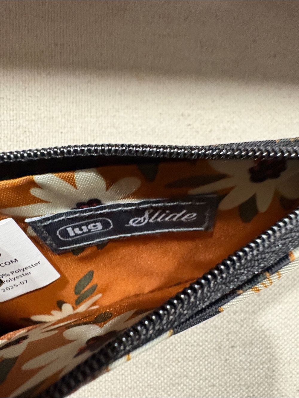 lug Floral Cardholder RFID with Embroidered Bird - Picture 2 of 5